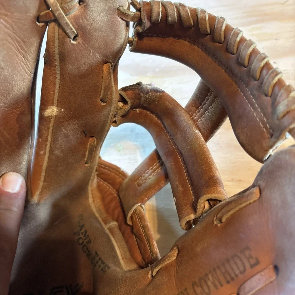Dudley D-1000 Pro Model Baseball Softball Leather Glove Left Hand Throw